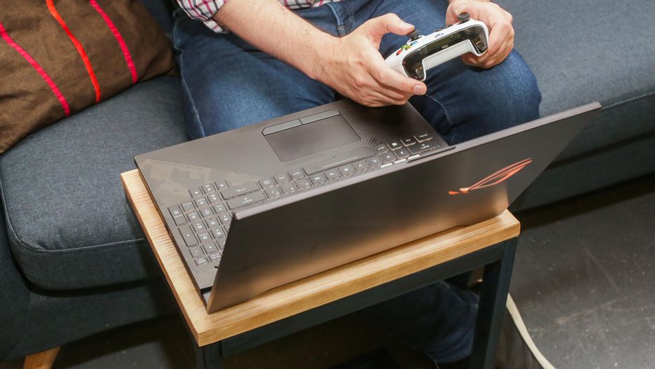 Asus ROG Scar GL504 Core i7-8750H 16GB 15.6 FHD Windows 10