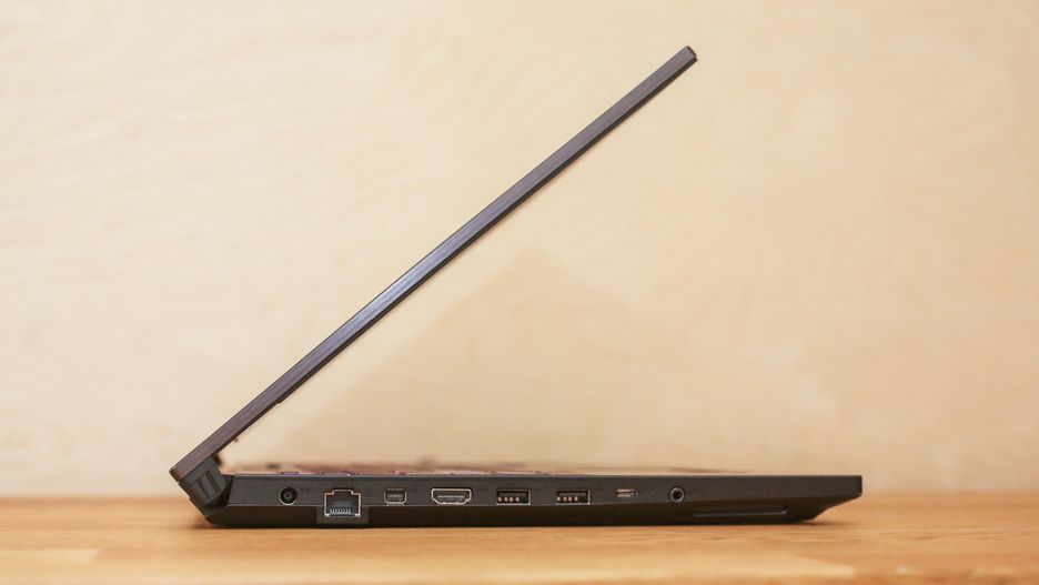 Asus ROG Scar GL504 Core i7-8750H 16GB 15.6 FHD Windows 10