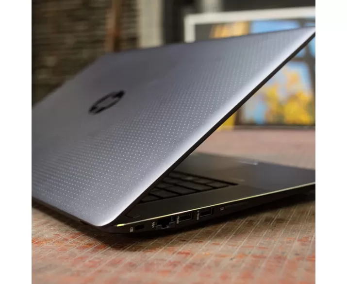 HP ZBook Studio G3 Xeon E3-1505M 15.6 inch 16GB RAM Quadro M1000M Win 10 Pro