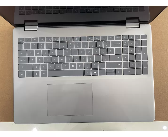 Dell Inspiron 5640 (Cũ đẹp 96%), CPU: Core 7 150U, RAM: RAM 16 GB, Ổ cứng: SSD 1TB, Độ phân giải: Full HD+, Card đồ họa: Intel Graphic, Loại màn hình: Laptop Touch, Hệ điều hành: Windows 11, Màu sắc: Ice Blue, Tình trạng: Đẹp 96% - hình số , 7 image