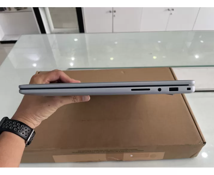 Dell Inspiron 5640 (Cũ đẹp 98%), CPU: Core 7 150U, RAM: RAM 16 GB, Ổ cứng: SSD 1TB, Độ phân giải: Full HD+, Card đồ họa: Intel Graphic, Loại màn hình: Laptop Touch, Hệ điều hành: Windows 11, Màu sắc: Ice Blue, Tình trạng: Đẹp 98% - hình số , 9 image