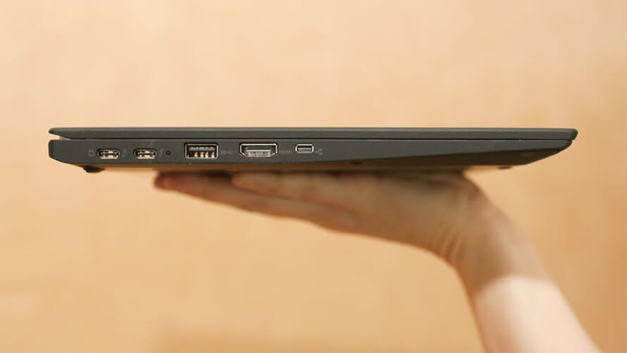 Lenovo ThinkPad X1 Carbon Gen 5 left