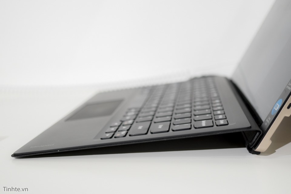 Lenovo Ideapad MIIX 700 2 in 1 Intel 6Y75 1.2Ghz 12 inch FHD Windows 10 Home Lenovo MIIX 700-30.jpg