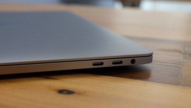 Macbook Pro 13 2016 bán ở đâu?