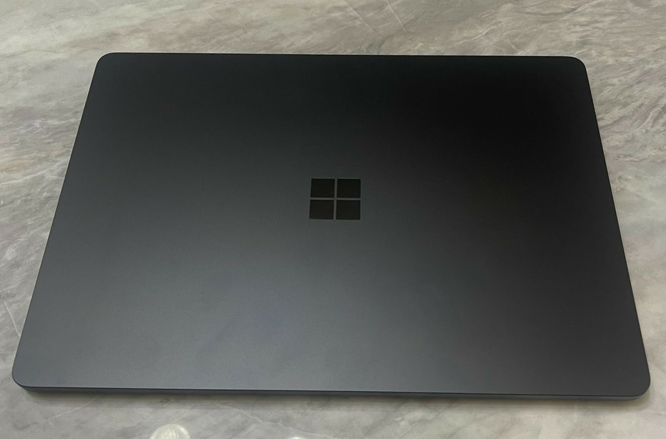 Surface Laptop 8 Rò Rỉ Với Chip Intel Lunar Lake – Ra Mắt 2025?