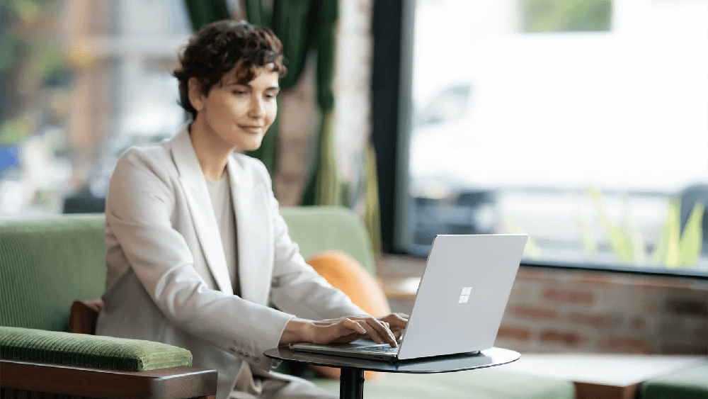 Microsoft Surface Laptop 6 Core Ultra 7 - 165U RAM 32GB SSD 512GB 13.5-inch FHD+ Touch Windows 11 Graphite