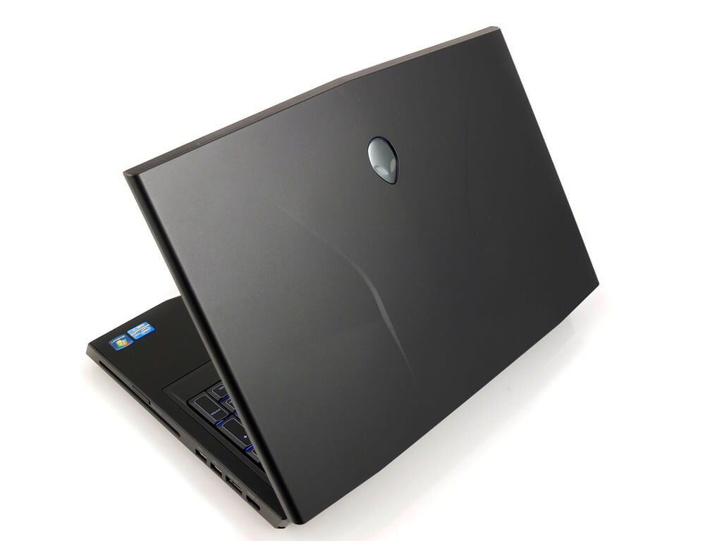 Alienware M17 R4 Core i7-10870H RAM 16GB SSD 512GB RTX 3060 15.6 inch FHD Windows 10