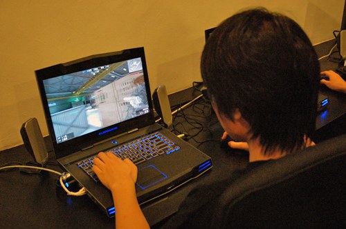 Alienware 15 Skylake Core i7 6700HQ 8GB 1TB 15.6 inch Full HD Windows 10 Alienware 15 R2 Core i7 6700HQ 15.6 inch Nvidia GTX 970M Windows 10