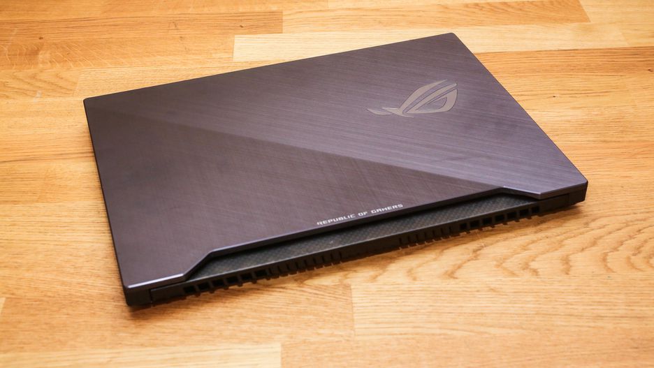 Asus ROG Scar GL504 Core i7-8750H 16GB 15.6 FHD Windows 10