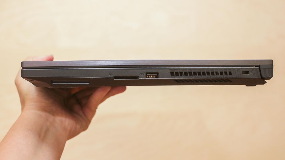 Asus ROG Scar GL504 Core i7-8750H 16GB 15.6 FHD Windows 10