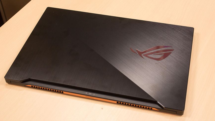 Asus ROG ZEPHYRUS S GX701GV-PS74 SLIM GAMING Core i7-8750HK 512GB 16GB 17.3 inch FHD NVIDIA® GTX 2060 Windows 10