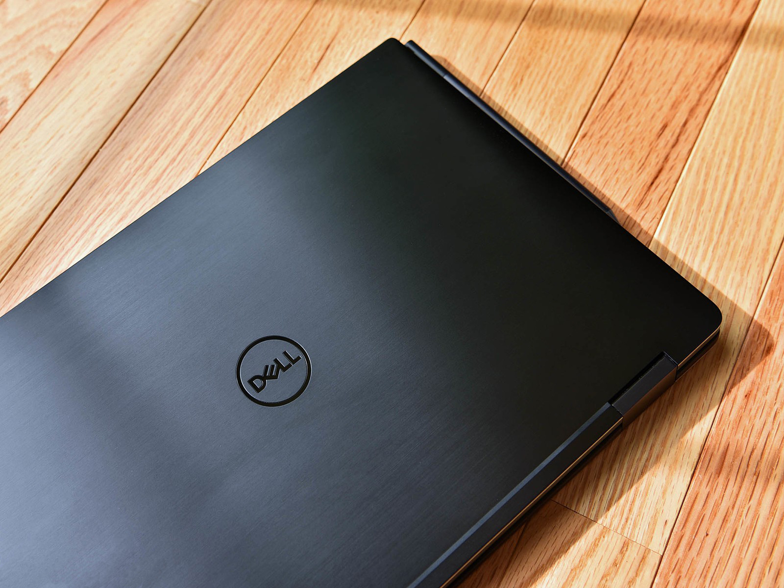 Dell XPS 15 9575 (2-in-1) Core i5-8305G 8GB SSD 256GB 15.6 inch FHD VEGA Windows 10