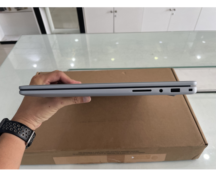 Dell Inspiron 5640 (Cũ đẹp 98%), CPU: Core 7 150U, RAM: RAM 16 GB, Ổ cứng: SSD 1TB, Độ phân giải: Full HD+, Card đồ họa: Intel Graphic, Loại màn hình: Laptop Touch, Hệ điều hành: Windows 11, Màu sắc: Ice Blue, Tình trạng: Đẹp 98% - hình số , 9 image
