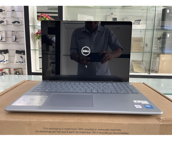 Dell Inspiron 5640 (Cũ đẹp 99%), CPU: Core 7 150U, RAM: RAM 16 GB, Ổ cứng: SSD 1TB, Độ phân giải: Full HD+, Card đồ họa: Intel Graphic, Loại màn hình: Laptop Touch, Hệ điều hành: Windows 11, Màu sắc: Ice Blue, Tình trạng: Đẹp 99% - hình số , 2 image