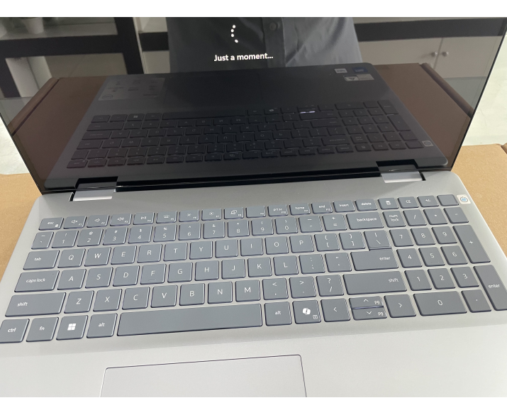 Dell Inspiron 5640 (Cũ đẹp 99%), CPU: Core 7 150U, RAM: RAM 16 GB, Ổ cứng: SSD 1TB, Độ phân giải: Full HD+, Card đồ họa: Intel Graphic, Loại màn hình: Laptop Touch, Hệ điều hành: Windows 11, Màu sắc: Ice Blue, Tình trạng: Đẹp 99% - hình số , 3 image